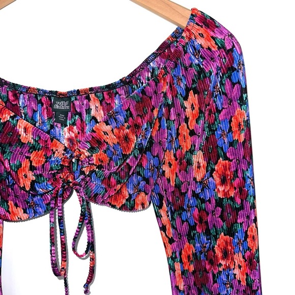 SOLD 💕Wild Fable Floral Bell Sleeve Tie Front Crop Top - Picture 4 of 12